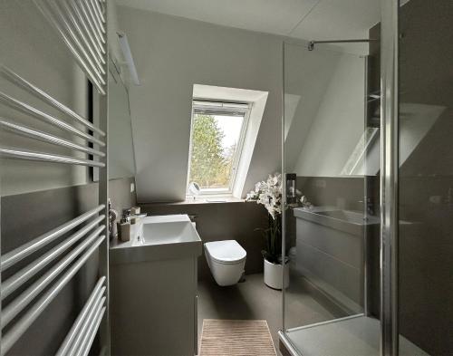 Apartment with Sea View image 9