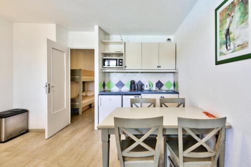 Résidence Saint-Raphaël Valescure - maeva Home - Studio 4 personnes - Sélection MAE-5644 (Residence Saint-Raphael Valescure - maeva Home - Studio 4 personnes - Selection MAE-5644) in Vallon du Mal Temps