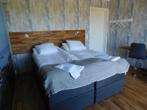 1 queen bed