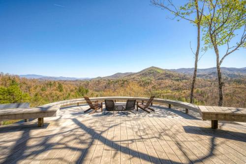 EagleWatch Mountaintop Villa & Event Venue in Bryson City, USA