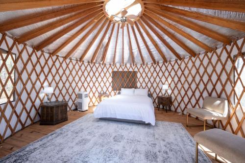 EagleWatch Mountaintop Yurt in Bryson City, USA