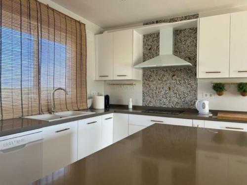 Casa Caraza. Un olivar con vistas al castillo de Juego de Tronos