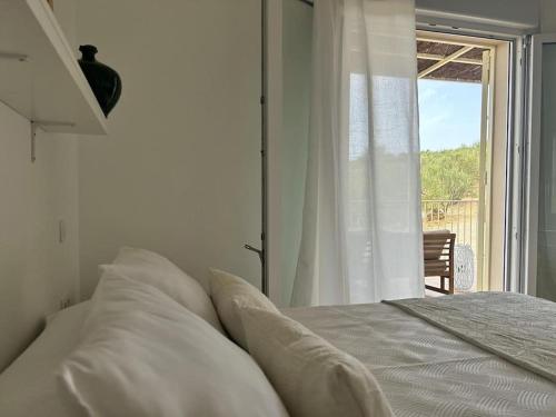 Casa Caraza. Un olivar con vistas al castillo de Juego de Tronos