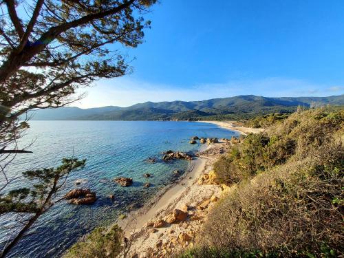 Villa 78 Alba Rossa Piscine chauffée et Plage de Cupabia gîte à louer Serra-di-Ferro