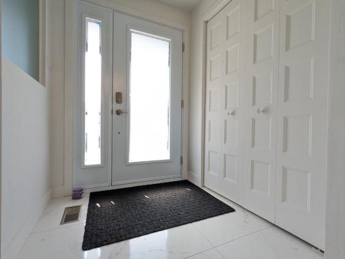 Impeccable, modern, river view, renovated cottage, Laval (photo 7)