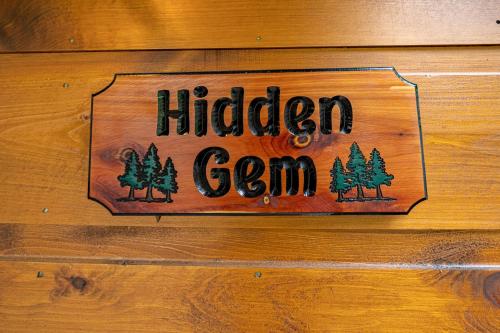 Hidden Gem Cabin - image 13