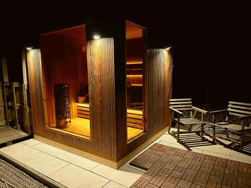 ซาวน่า, Wellness Chata Hideaway se saunou a vířivkou (Wellness Chata Hideaway se saunou a virivkou) in เตรเบโชวิซ