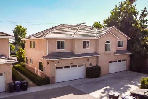 Up to 20% off weekly stay 3BR 2.5 miles to airport in Ontario, USA
