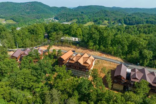 Papa Bear's Mountain Lodge