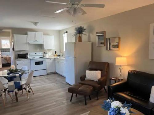 Cozy 1bed 1bath house. Short walk to the Square in Covington, USA