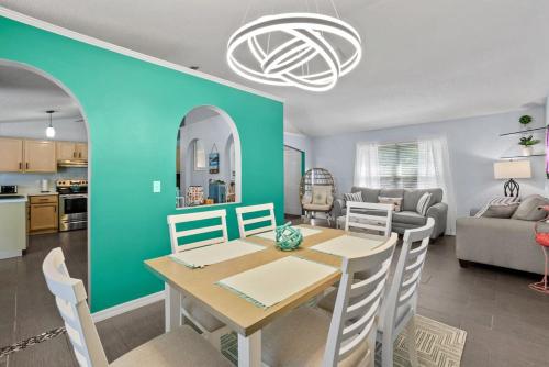 Jenson Beach 4bd 2ba home with Heated Pool in Walton, USA