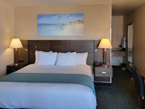 Old Town Inn Room Type - Deluxe King Room