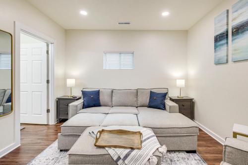 Dog-Friendly Sheboygan Home - 1 Mi to Town! in Sheboygan, USA