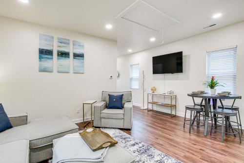 Dog-Friendly Sheboygan Home - 1 Mi to Town! in Sheboygan, USA