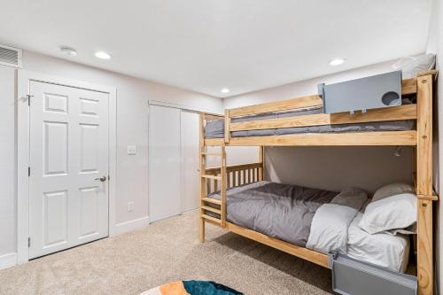 Family Friendly 2bd1ba, Close To 70 Exit in Arvada, USA