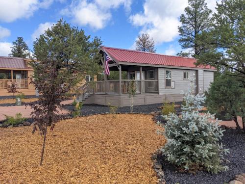 Cozy Cabin in a fun mini cabin resort!