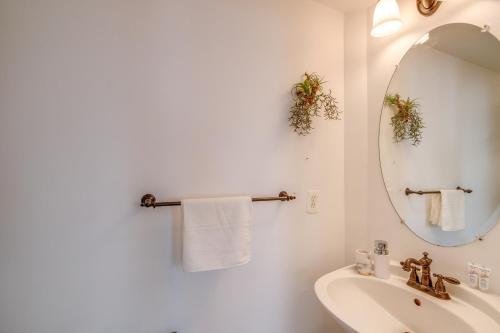 Spacious Woodbridge Home Near Leesylvania Park! Spacious Woodbridge Home Near Leesylvania Park!