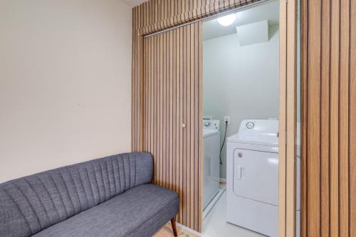 Spacious Woodbridge Home Near Leesylvania Park! Spacious Woodbridge Home Near Leesylvania Park!