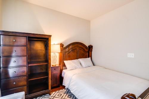 Spacious Woodbridge Home Near Leesylvania Park! Spacious Woodbridge Home Near Leesylvania Park!