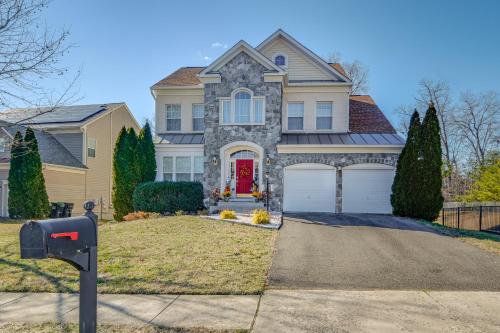 Spacious Woodbridge Home Near Leesylvania Park! Spacious Woodbridge Home Near Leesylvania Park!