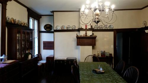Mountain Home Bed & Breakfast in Front Royal, USA