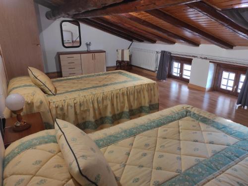 Casa Rural La Maestra in Undues-Pintano