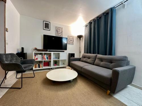 Aubervilliers maison de ville près métro 7 by immo kit bnb