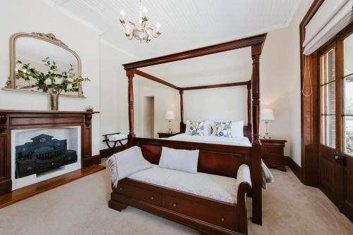 Cawarra on the Park - Historic Mudgee Grandeur