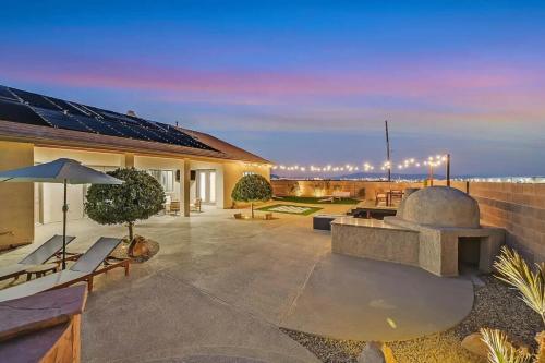 Luxury 5BR Villa Pool Hot Tub RV Friendly, Las Vegas (foto 5)