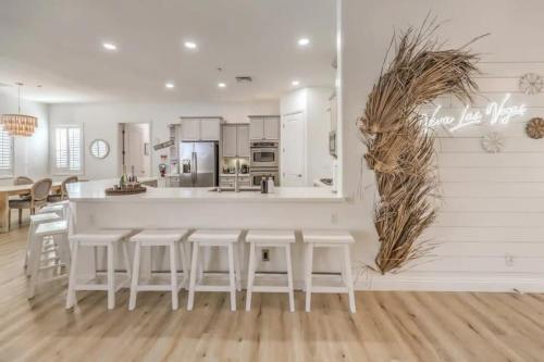 Luxury 5BR Villa Pool Hot Tub RV Friendly, Las Vegas (foto 7)