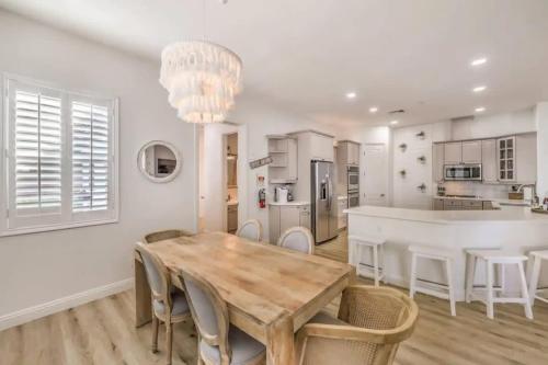 Luxury 5BR Villa Pool Hot Tub RV Friendly, Las Vegas (foto 8)