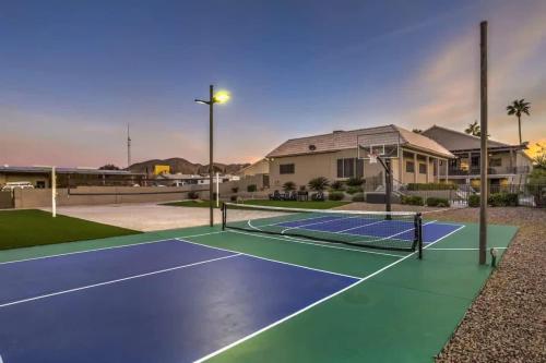 8000sf 7BR Villa Casita Pool Spa Gym & Games, Las Vegas (zdjęcie 5)