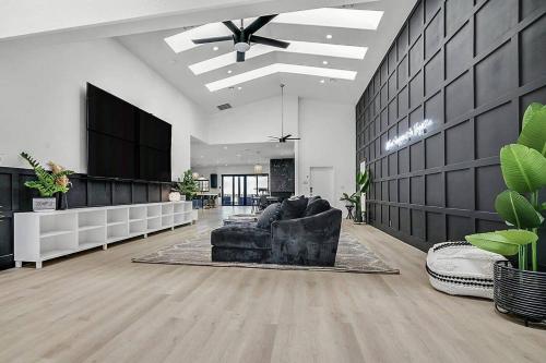 8000sf 7BR Villa Casita Pool Spa Gym & Games, Las Vegas (zdjęcie 6)