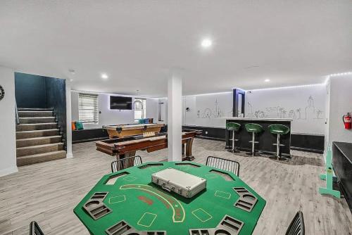 8000sf 7BR Villa Casita Pool Spa Gym & Games - image 7