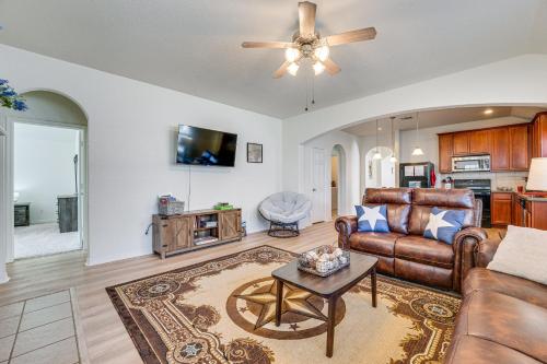 San Antonio Home with Game Room, 9 Mi to SeaWorld! in San Antonio, USA