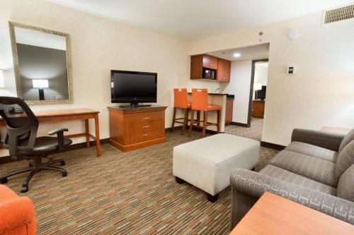 Drury Inn & Suites St. Louis Creve Coeur