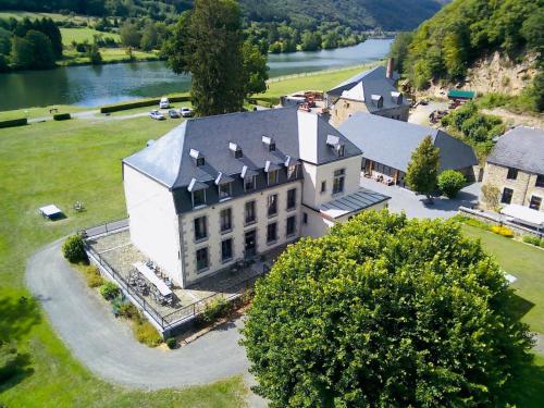 Domaine Chateau le Risdoux 20pers, unieke locatie - Location, gîte - Vireux-Wallerand