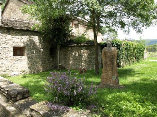 Albergue Ainsa - Morillo de Tou in 托烏莫里約