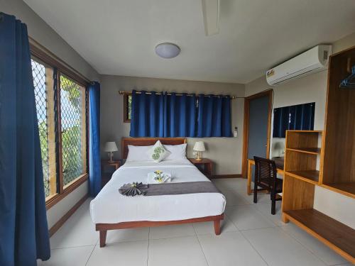Studio Apartment with Sea View image 10