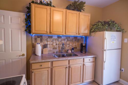 Paradise in a country setting 1100 sq ft apartment