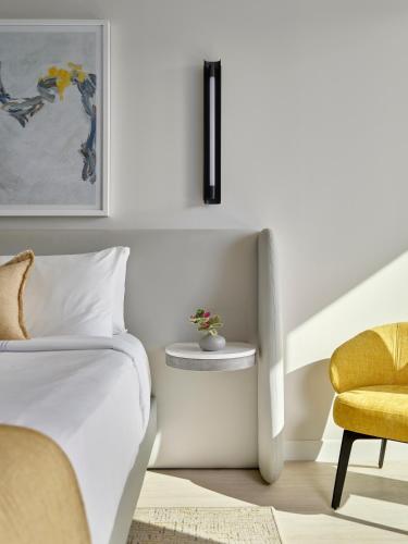 One Washington Circle DC Tapestry Collection by Hilton - image 5