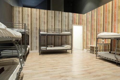 Ant Hostel Barcelona - image 9