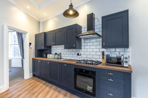 TRADITIONAL 3 BEDROOM QUIET DUPLEX FLAT BY HIGH ST, TRAMS and BUSES - JUST 1-5 MILES TO CENTRE, Edynburg (zdjęcie 10)