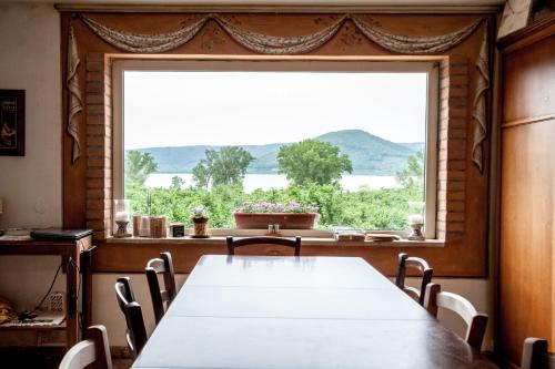 La Finestra sul Lago 1