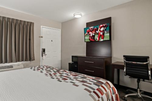 Red Roof Inn Spartanburg - I-85 - image 6