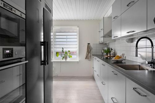 Kitchen, Nyrenoverat familjehus for 8 pers nara strand & centrum, AC & uteplats in Vallas