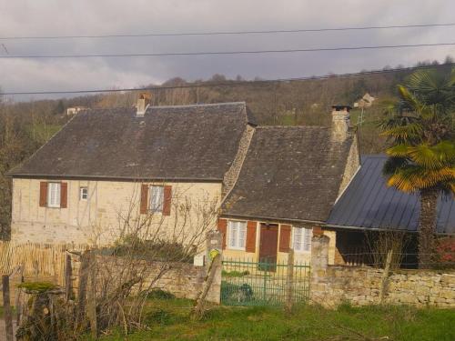 Charmante Maison Périgourdine avec Jardin Clos, Cheminée et à Proximité des Sites Préhistoriques - FR-1-616-291 gîte à louer Chavagnac