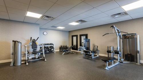 CozySuites Stylish 2BR Apartment Elm Street - image 10