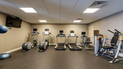 CozySuites TWO Stylish Modern 2BR Apartment at Elm Street - image 35