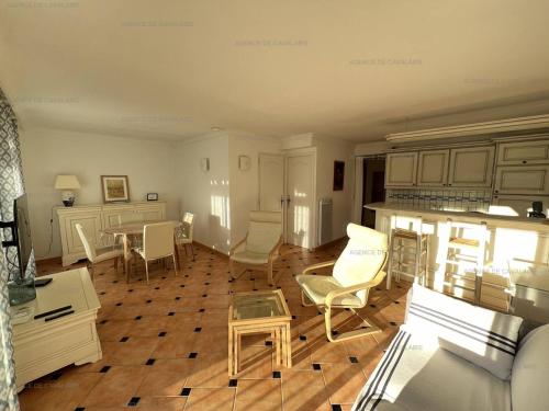 Apartment image 10